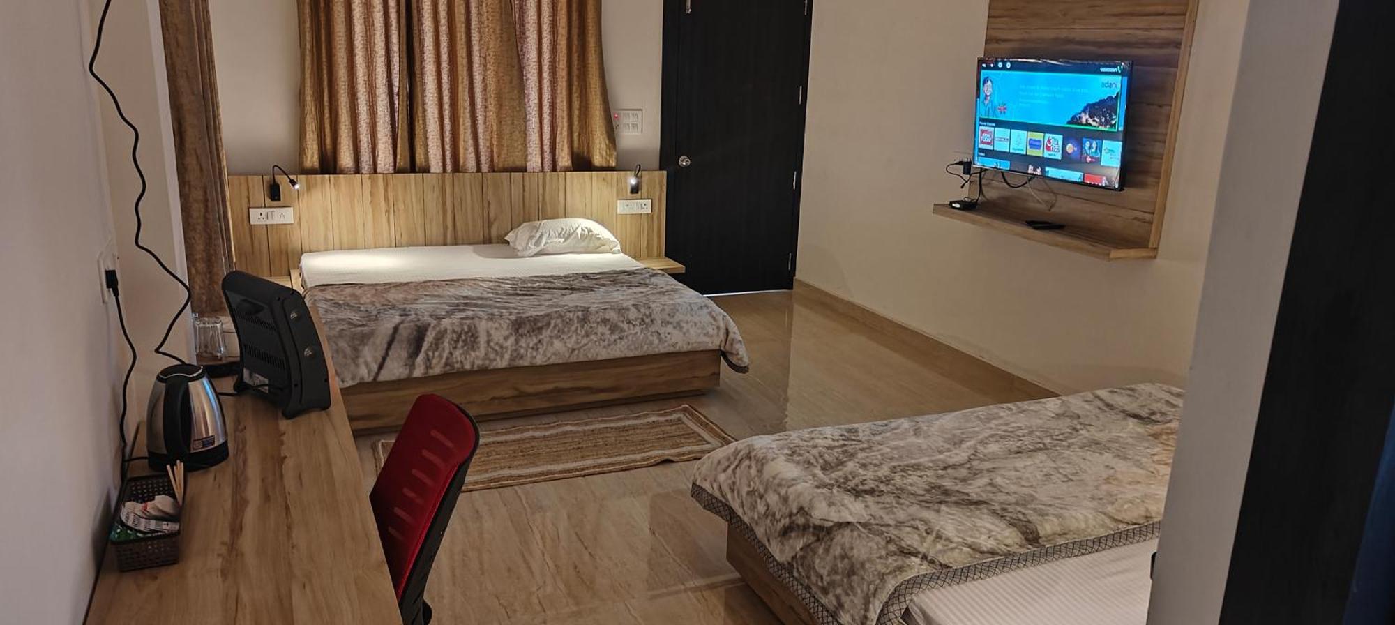 Shobhayan Inn, Airport Railway Station Pickup Free Ayodhya Bagian luar foto